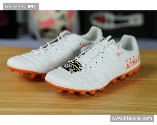 足球鞋大码揭秘 球星脚下的完美尺码与穿着选择分析 足球鞋大码揭秘 球星脚下的完美尺码与穿着选择分析